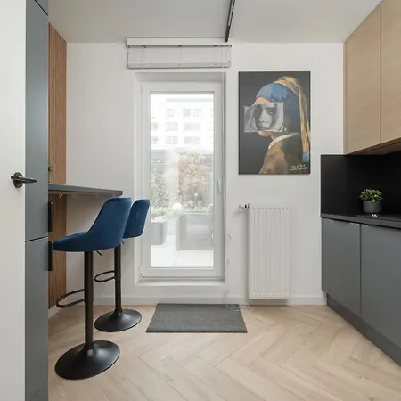 Gwiazdzista Elegant For 6 Guests With Balcony & Parking By Renters Apartmán *