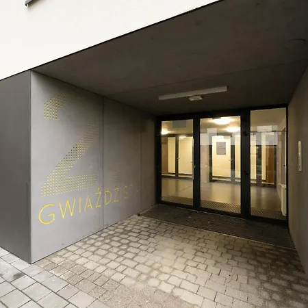 Gwiazdzista Elegant For 6 Guests With Balcony & Parking By Renters Apartmán *