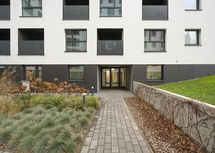 Gwiazdzista Elegant For 6 Guests With Balcony & Parking By Renters Apartman