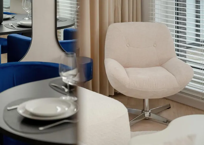 Apartman Gwiazdzista Elegant For 6 Guests With Balcony & Parking By Renters