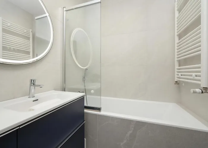 Gwiazdzista Elegant For 6 Guests With Balcony & Parking By Renters * Wrocław