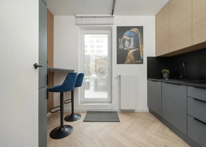 Gwiazdzista Elegant For 6 Guests With Balcony & Parking By Renters Apartman *