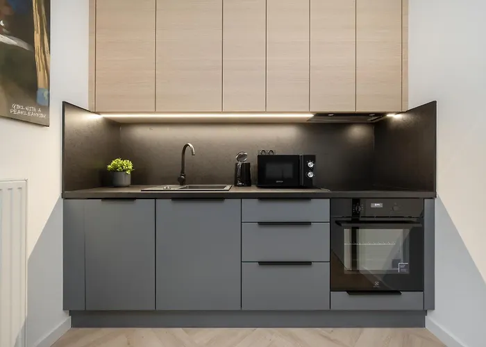 Gwiazdzista Elegant For 6 Guests With Balcony & Parking By Renters Apartman *